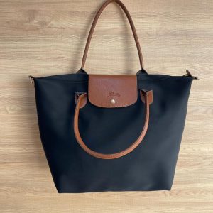 Longchamp L